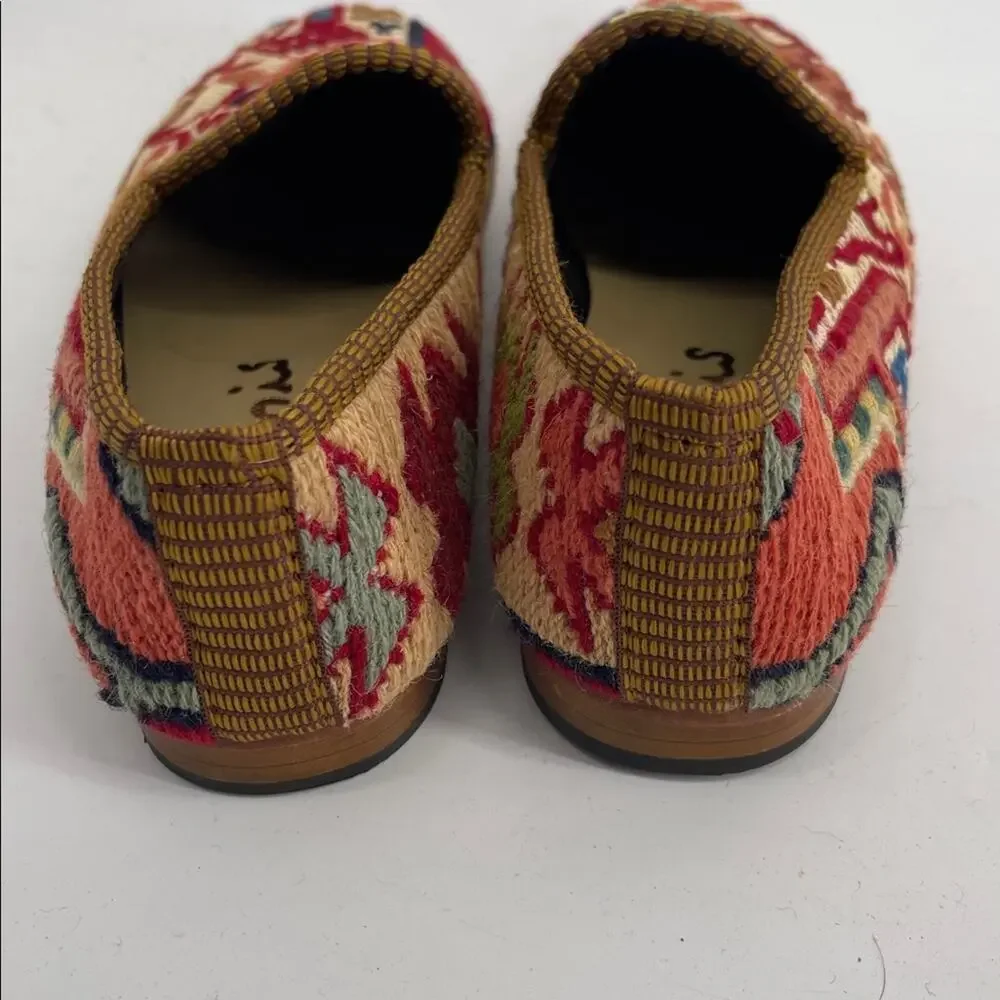 NWT Artemis Design Co. woven tapestry slip on loafer shoes sz 6